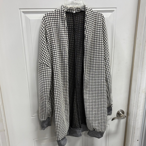 Jackets & Blazers - Stylish Black and White Checkered Women's Jacket